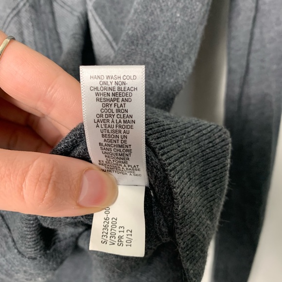 Banana Republic | Luxury Blend Full Zip Sweater - Medium - Picture 6 of 7